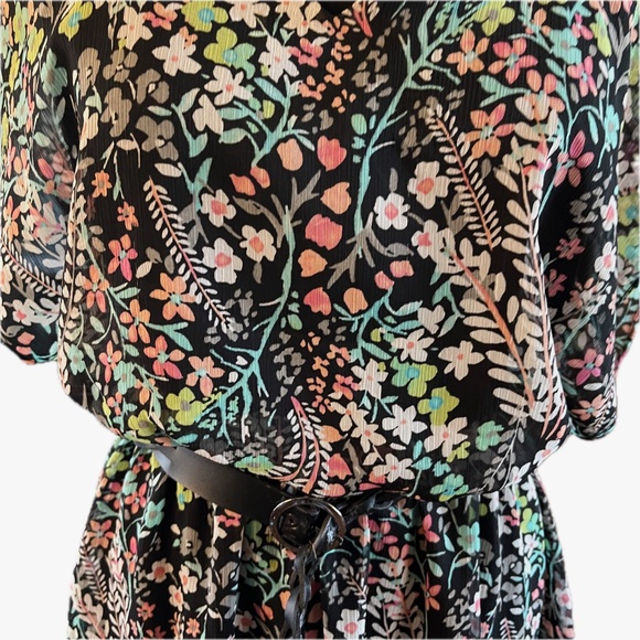 Lightweight floral dress - Picture 3 of 5